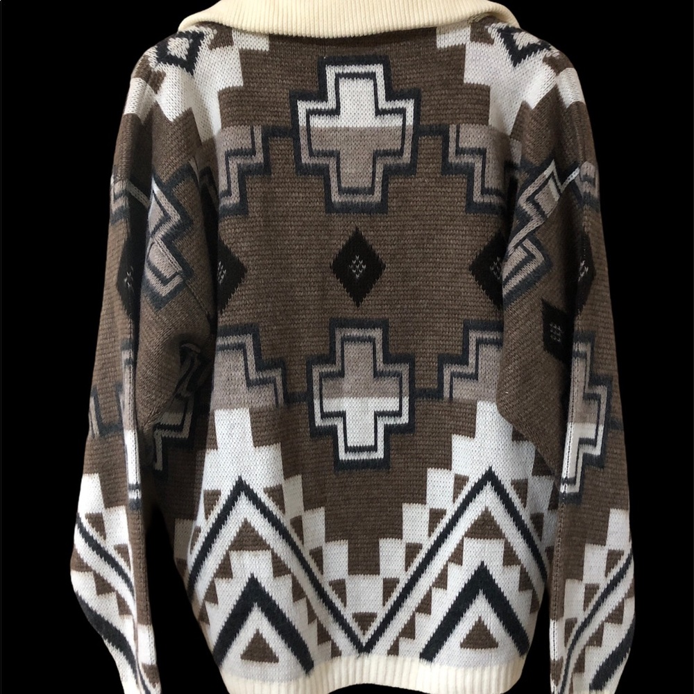 SOLD EUC Towncraft Aztec print full zip sweater - Picture 4 of 5